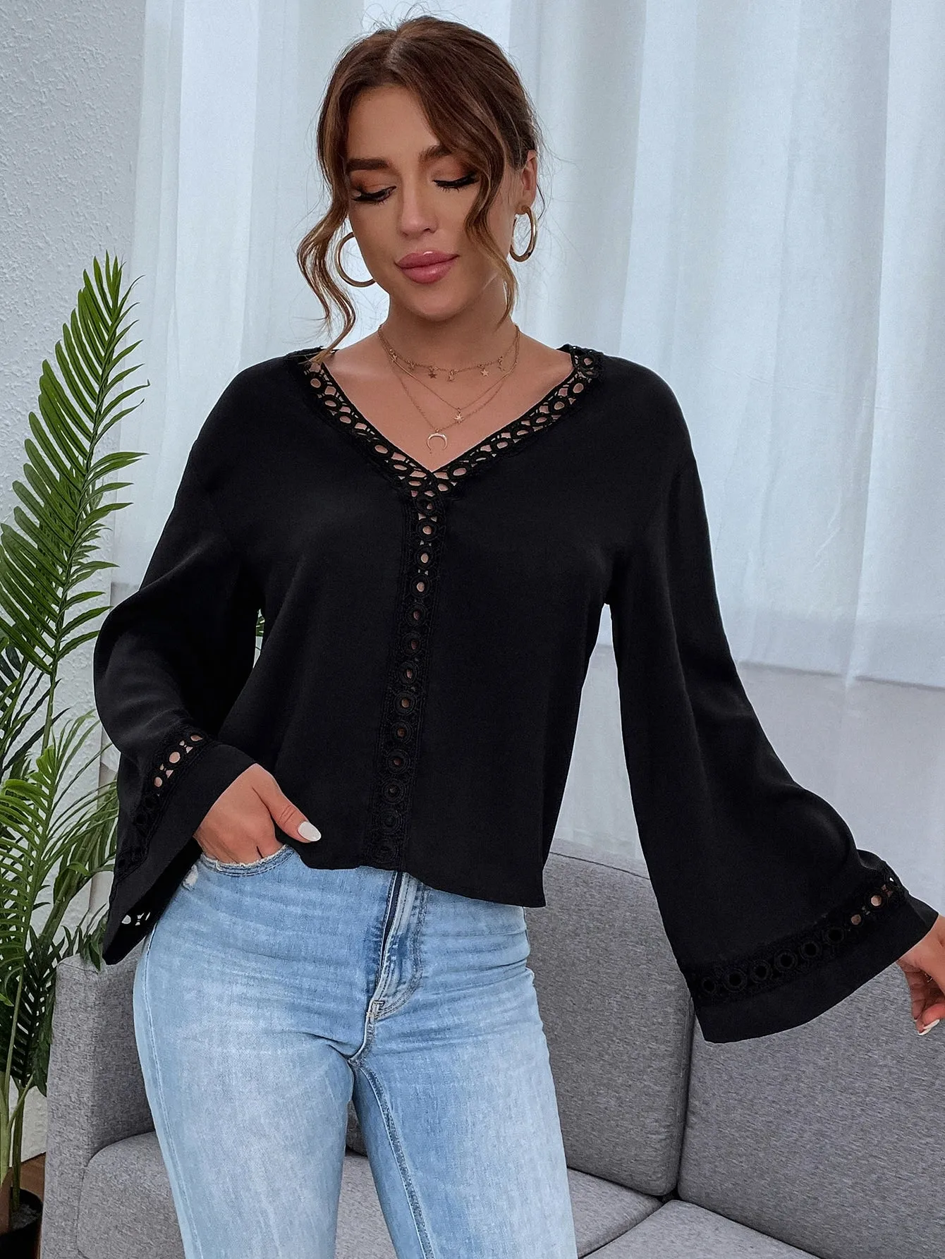 Elegant Plain Contrast Lace Long Sleeve V Neck Regular Blouse