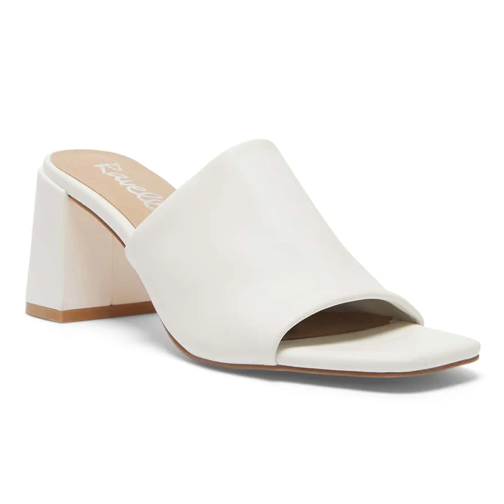 Geri Heel in White Smooth