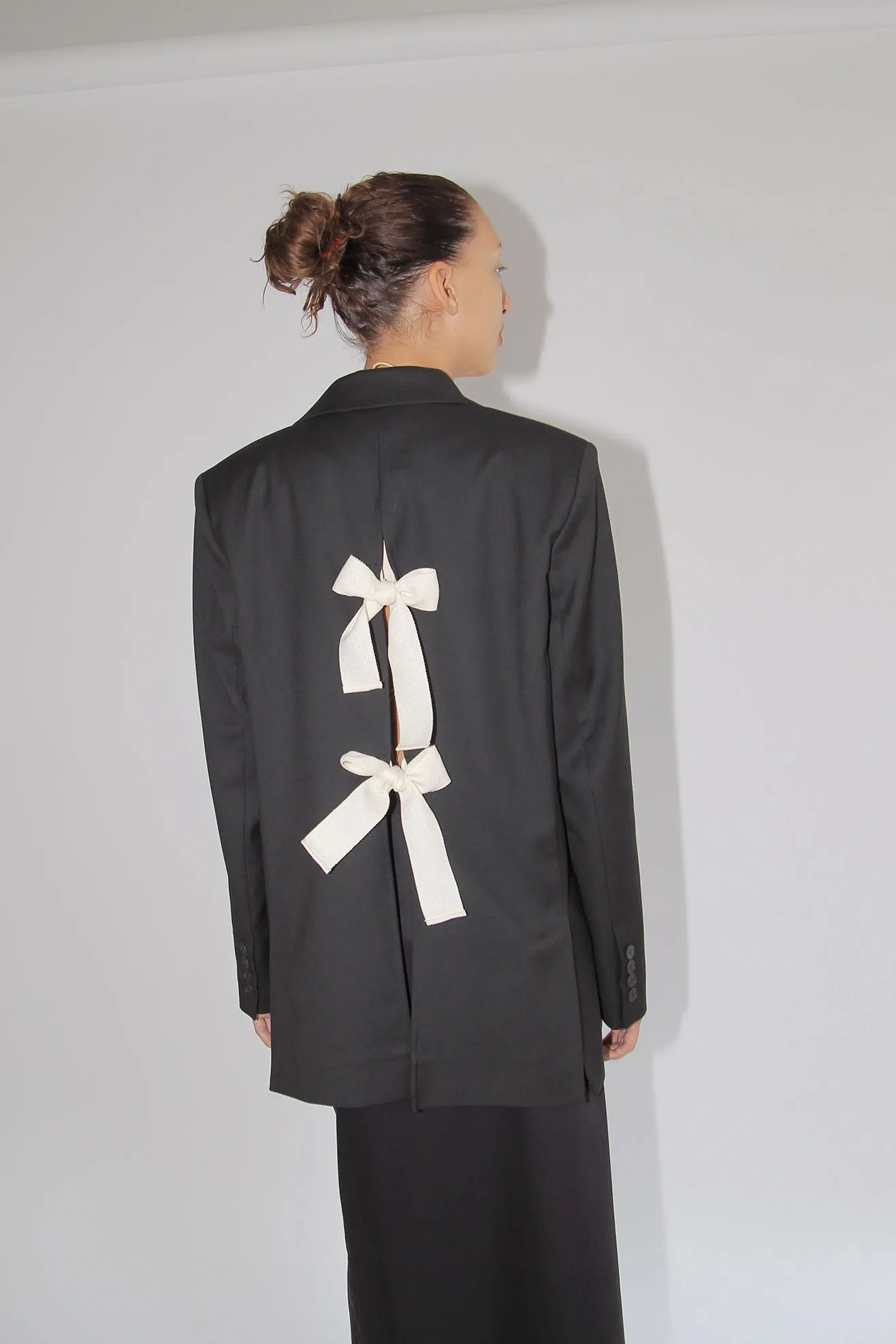 THE GARMENT, Pluto Bow Blazer, Black